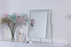 Добри търговци на едро Китай Производители на метални стоящи огледала Интелигентно огледало за грим за баня с регулируемо осветление и LED светлина