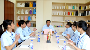 Προσωπικό του εργοστασίου Guoyu Plastic Products